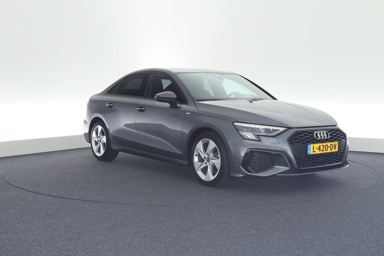 Audi A3 Limousine 35 TFSI 150pk S-Tronic 2x S-Line Stoelverwarming Privacyglass Virtual Cockpit Navigatie