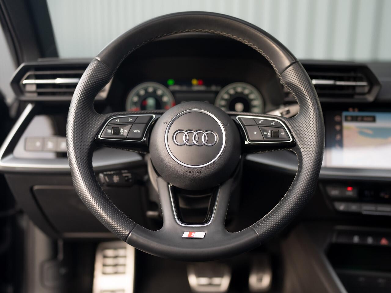 Audi A3 Limousine 35 TFSI S edition | S-Line | Matrix LED | Panodak | Stoelgeheugen | Camera | Prijs Rijklaar!!