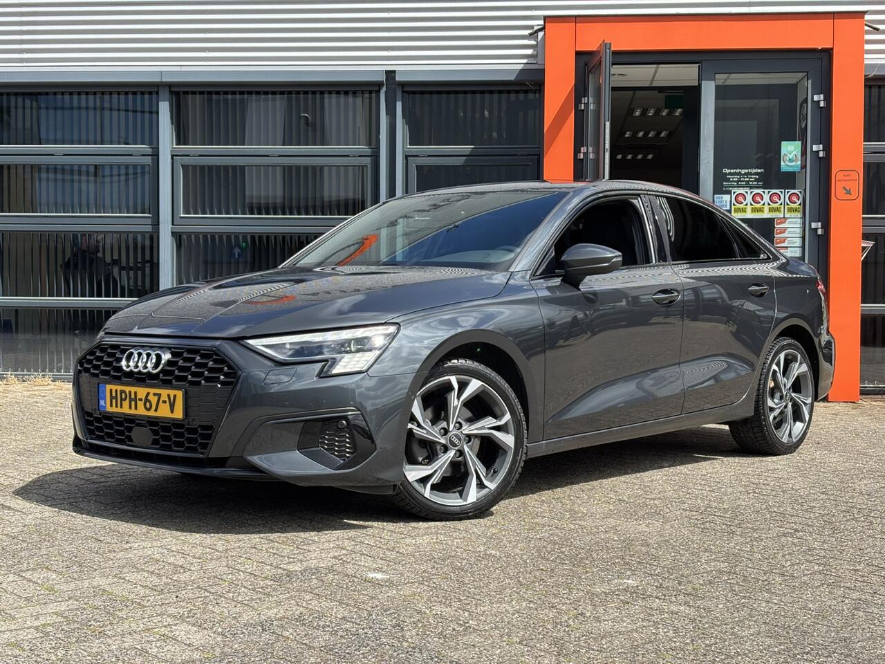 Audi A3 Limousine 35 1.5 TFSI edition one / Apple Carplay/ Android Auto / BTW / Digital Cockpit / Keyless / Camera / Stoelverwarming /