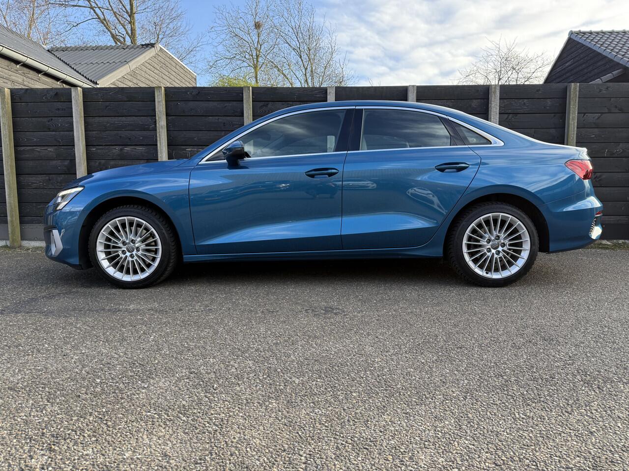 Audi A3 Limousine 35 TFSI Business edition nieuw model!