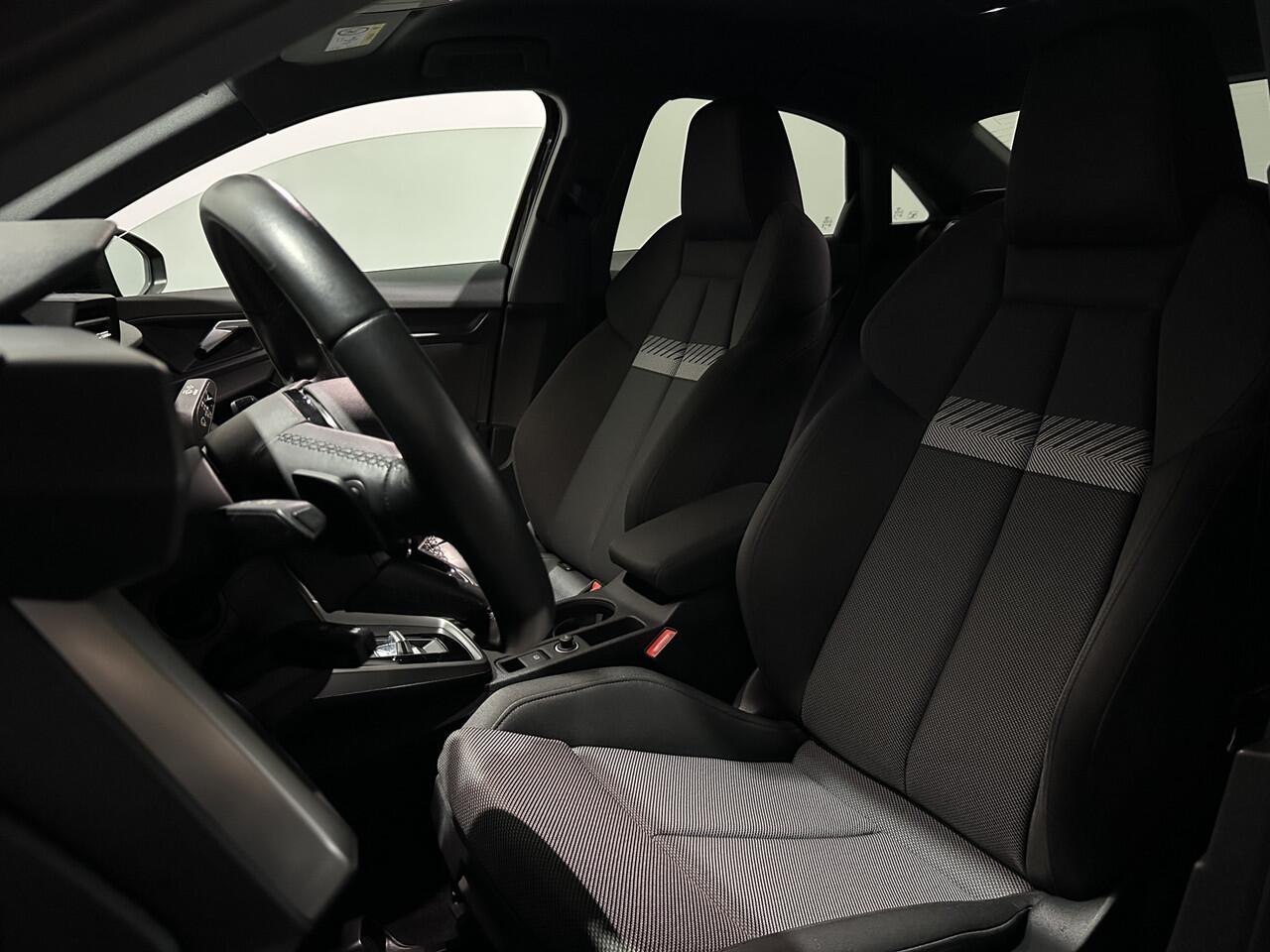 Audi A3 Limousine 35 TFSI - Automaat - Carplay / Lane assist / Stoelverw.