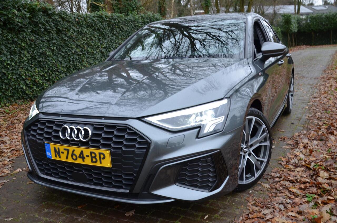 Audi A3 Limousine 35 TFSI S Line edition Automaat/Ecc/Pdc/Virtual-Dashbord/Navi/Adaptive Cr-Controle/18-Inch Lmv/Led