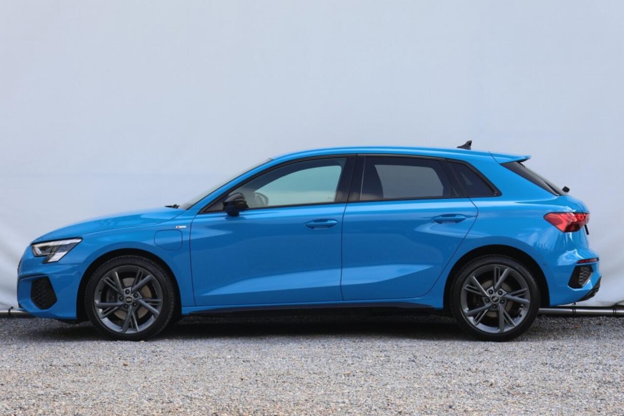Audi A3 Sportback 40 TFSIe S-Line - 204 pk **Bang Olufsen / Keyless / Camera