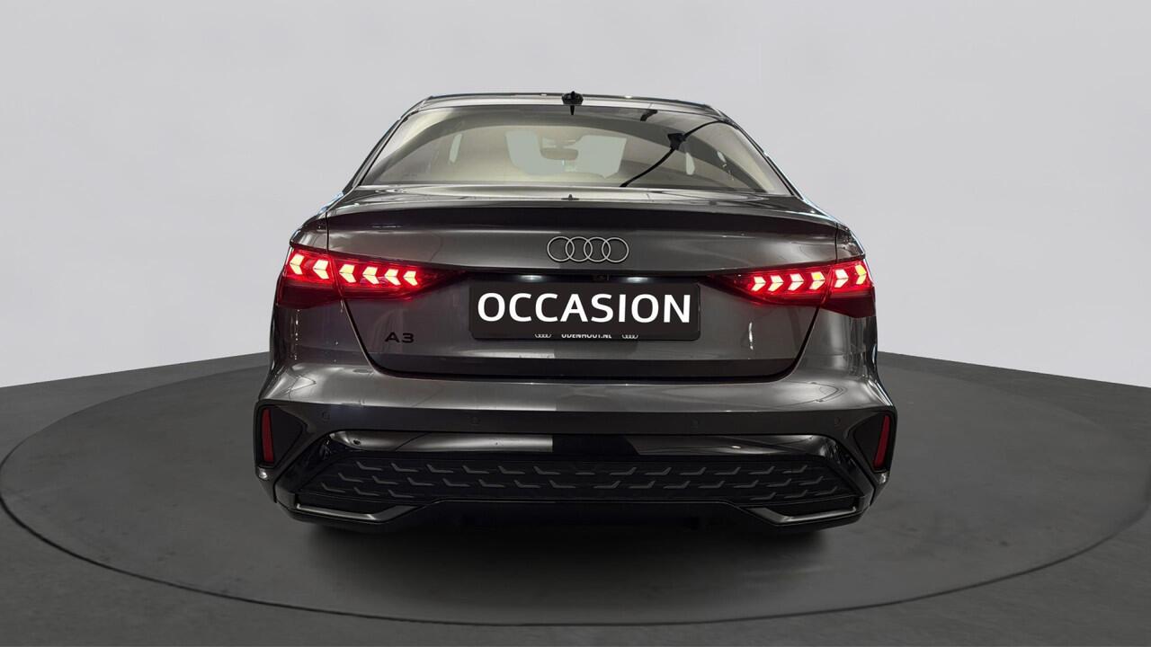 Audi A3 Limousine 30 TFSI 116Pk S-Line Edition / Achteruitrijcamera / Parkeerhulp Plus