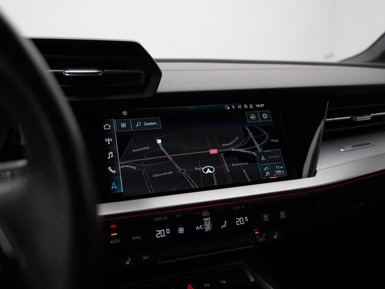 Audi A3 Limousine 35 TFSI 150 pk S-tronic S-Line | Panoramadak | Demperregeling | Head-up display | Geheugenstoel | Matrix LED | Bang & Olufsen