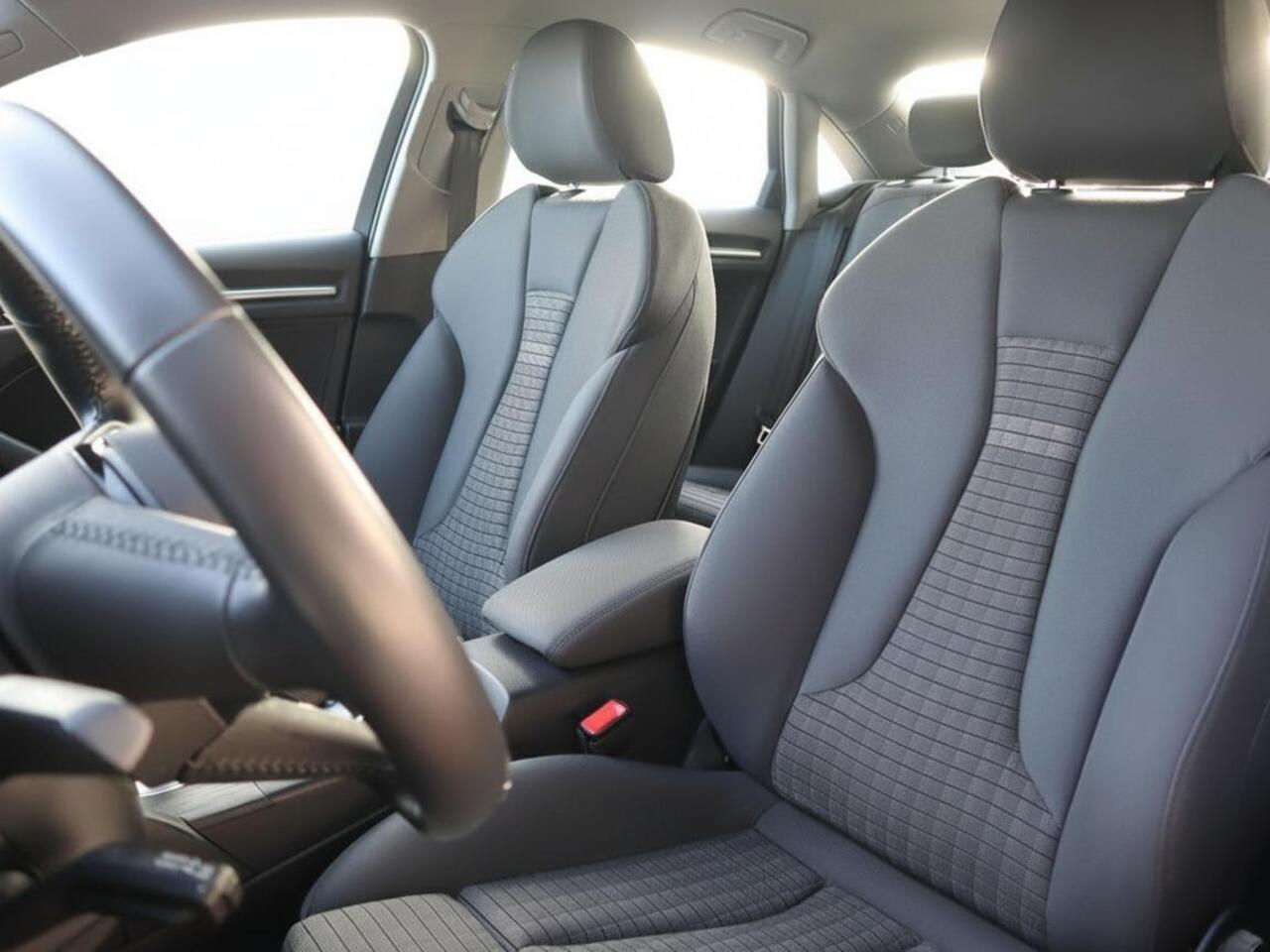 Audi A3 Limousine 35 TFSI Business edition | Clima | Cruise | Multimedia/Navi | PDC + Camera |