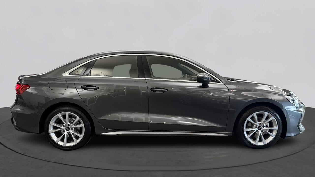 Audi A3 Limousine 30 TFSI 116Pk S-Line Edition / Achteruitrijcamera / Parkeerhulp Plus