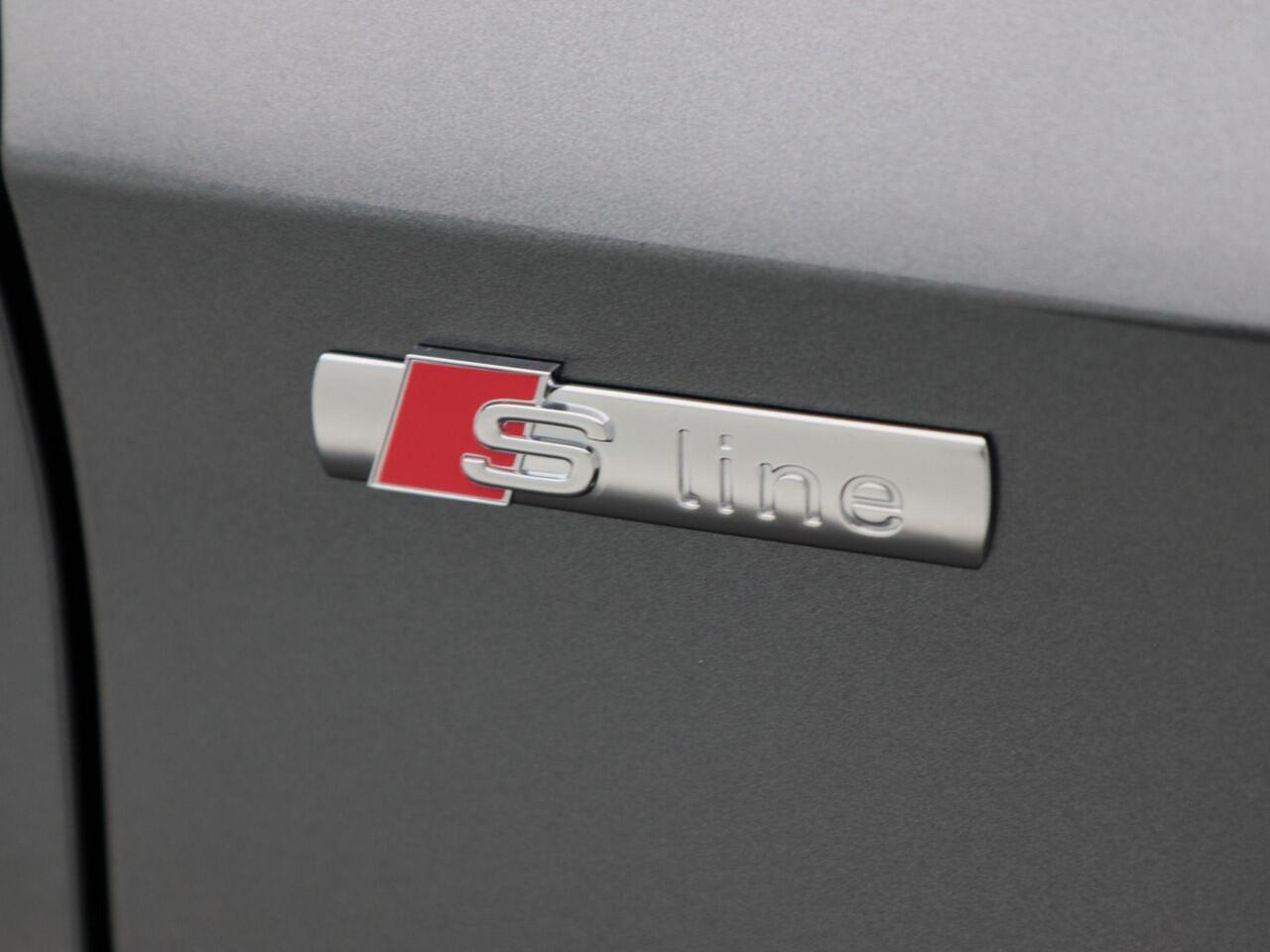 Audi A3 Limousine 30 TFSI | S edition | 116 PK | Optiek zwart plus | Privacyglas | 17 inch velgen |