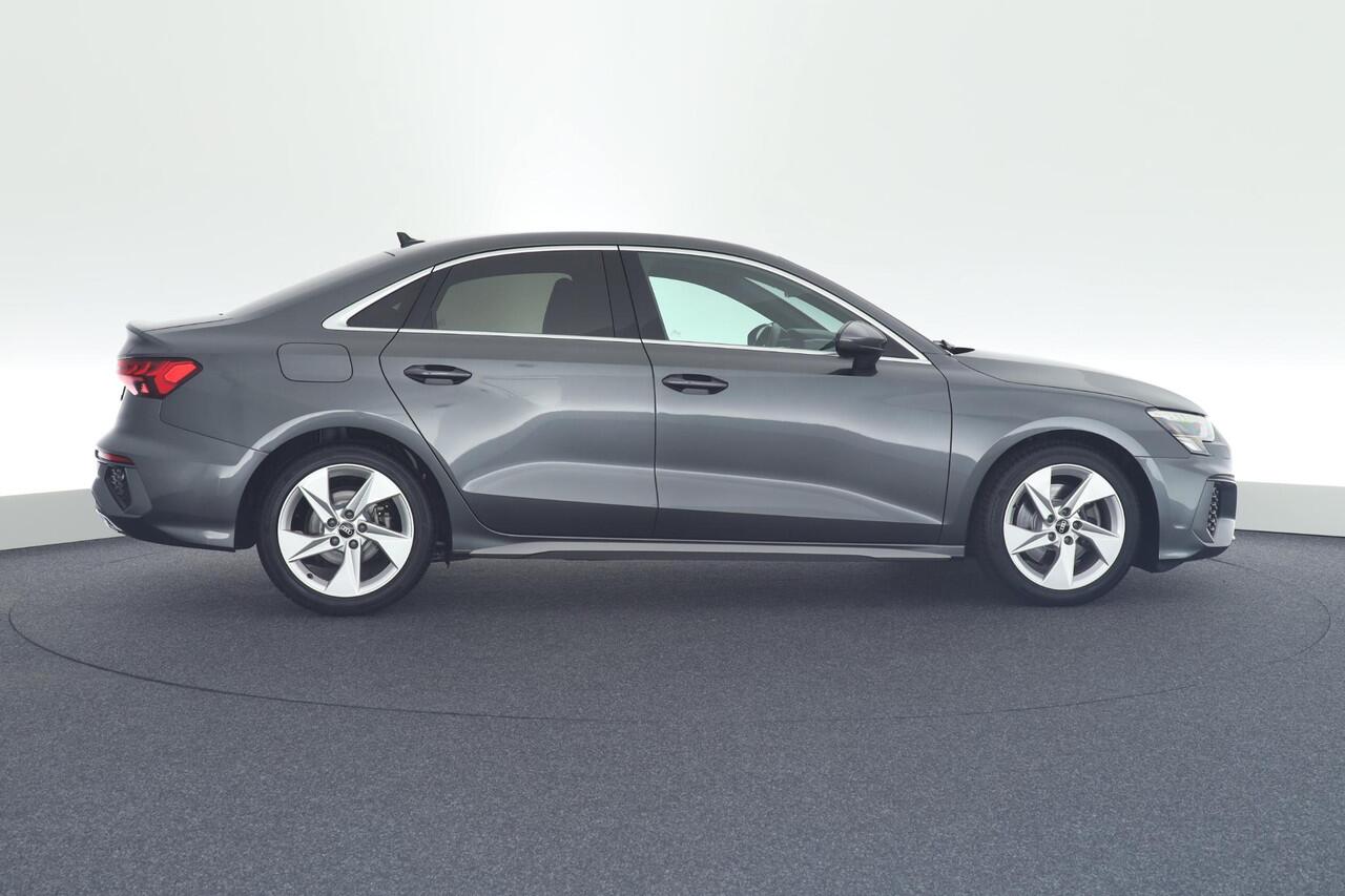 Audi A3 Limousine 35 TFSI 150pk S-Tronic 2x S-Line Navigatie Stoelverwarming