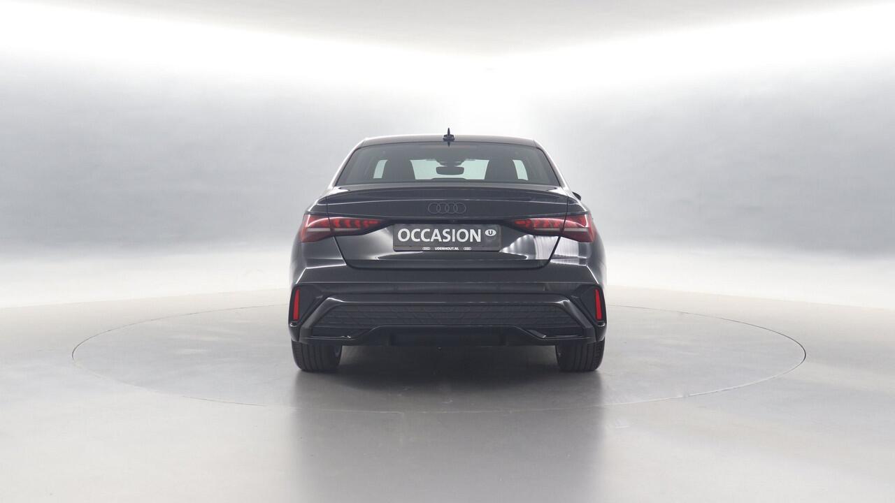 Audi A3 Limousine 30 TFSI 115pk S-Line Edition S-Tronic / Navigatie / Camera / Inparkeerhulp