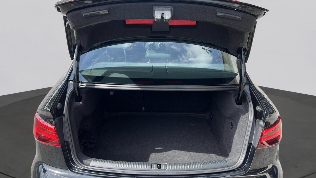 Audi A3 Limousine 30 TFSI 115pk Automaat Sport S Line Edition / Demonstratieauto