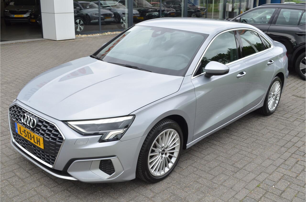 Audi A3 Limousine 35 TFSI Business edition Virtual Cockpit | Carplay | Sportstoelen | Navi | NL auto | LED koplampen