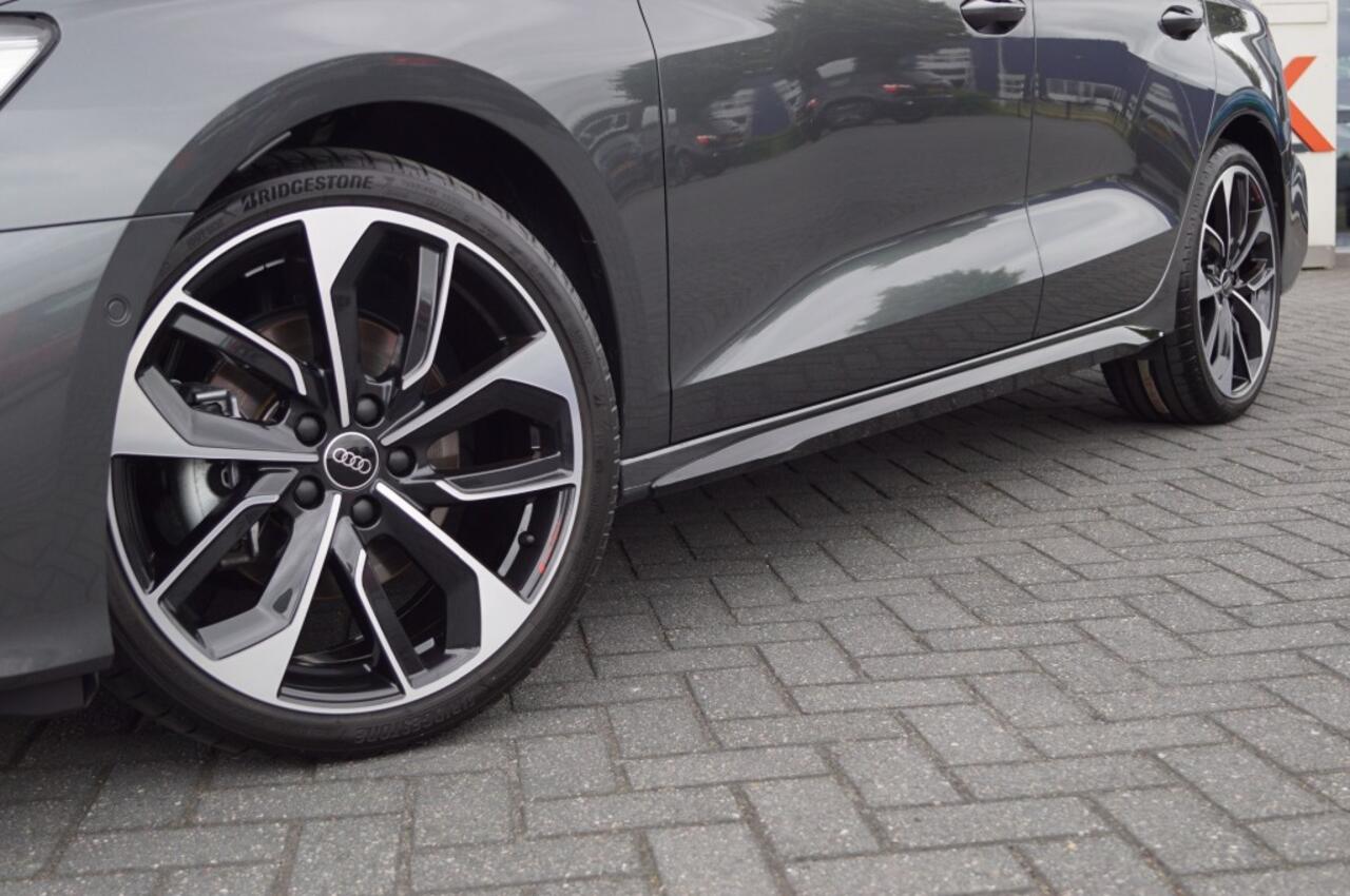 Audi A3 Limousine 1.5 TFSI S-line 150pk Facelift/Leer ruitmotief/ Panodak/Sonos/Head-up/LED