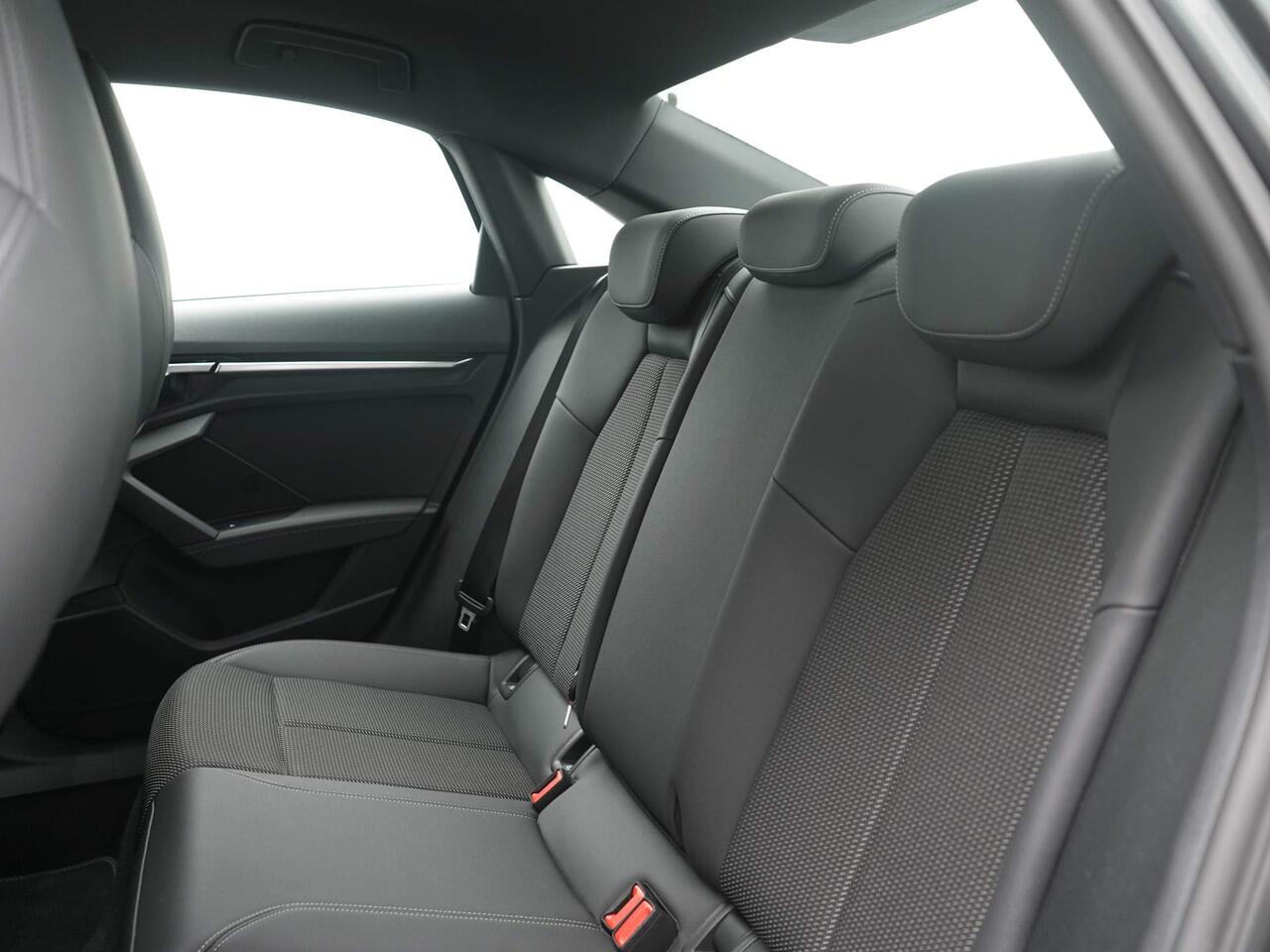 Audi A3 Limousine 30 TFSI S Edition - Occasion Lease Vanaf ¤674 p/m - RIJKLAARPRIJS - Automaat - 2x S-Line - Navigatie