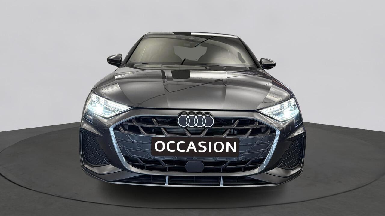 Audi A3 Limousine 30 TFSI 116Pk S-Line Edition / Achteruitrijcamera / Parkeerhulp Plus