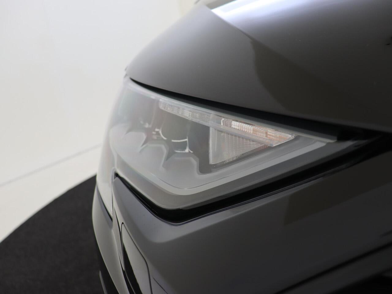 Audi A3 Limousine 30 TFSI Pro Line | CarPlay | Cruise control | Parkeersensoren achter | Virtual cockpit | Climate control | Bluetooth |