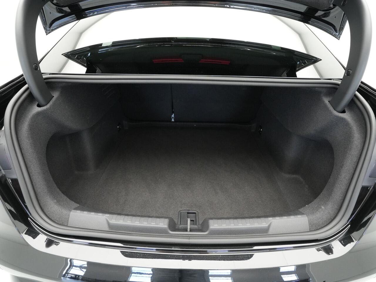 Audi A3 Limousine 30 TFSI 115 pk S-Tronic S-line edition PDC, Clima, Navi, Led 53