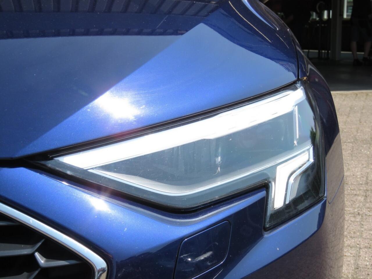 Audi A3 SPORTBACK 30 TFSI EDITION / Sportstoelen / Matrix led / 18 Inch / BOVAG garantie