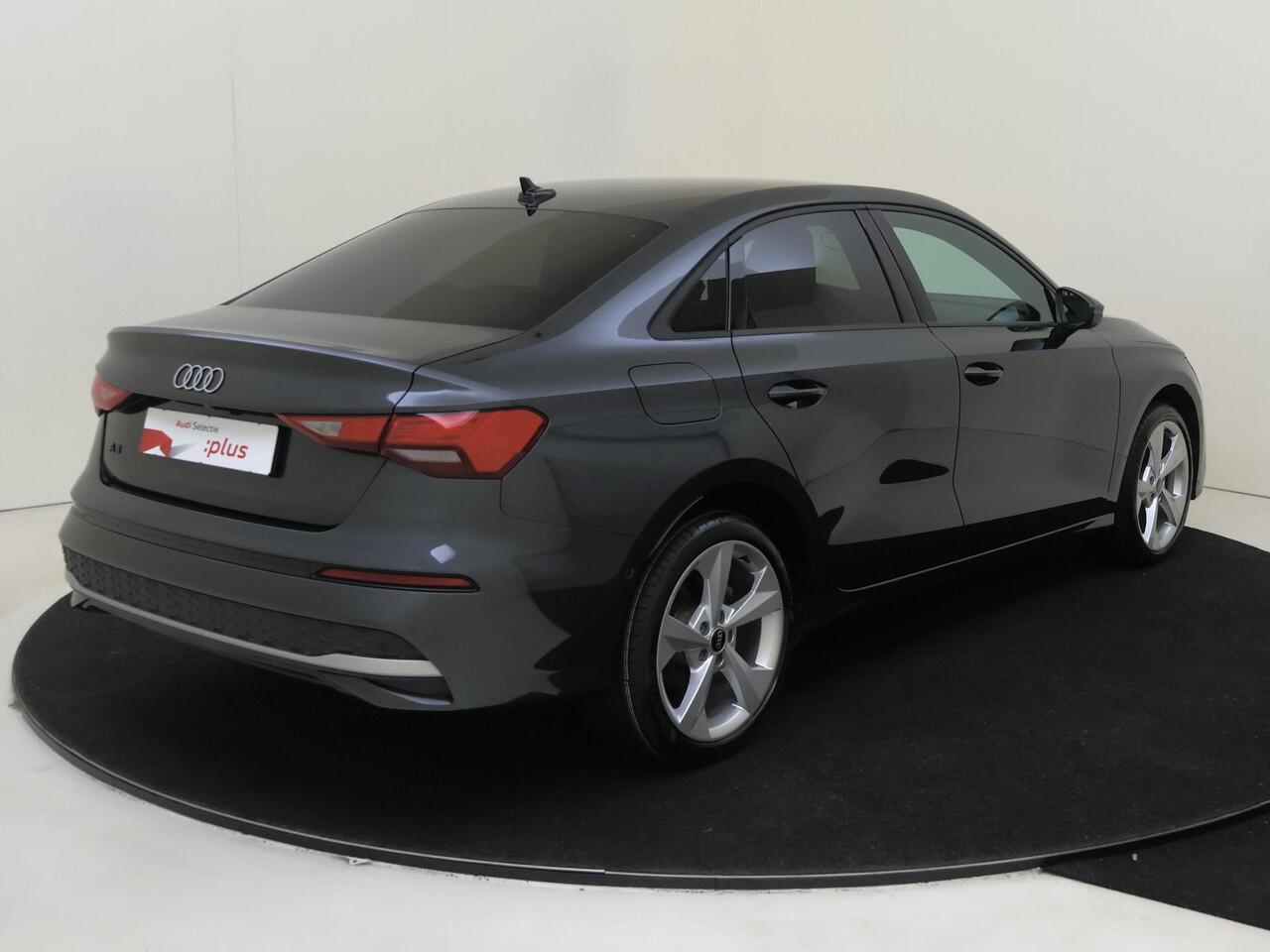 Audi A3 Limousine 30 TFSI Advanced edition | Parkeerasisstent | Keyless | Achteruitrijcamera | Stoelverwarming | Adaptieve cruise control | Virtual cockpit Plus | Navigatie Plus |