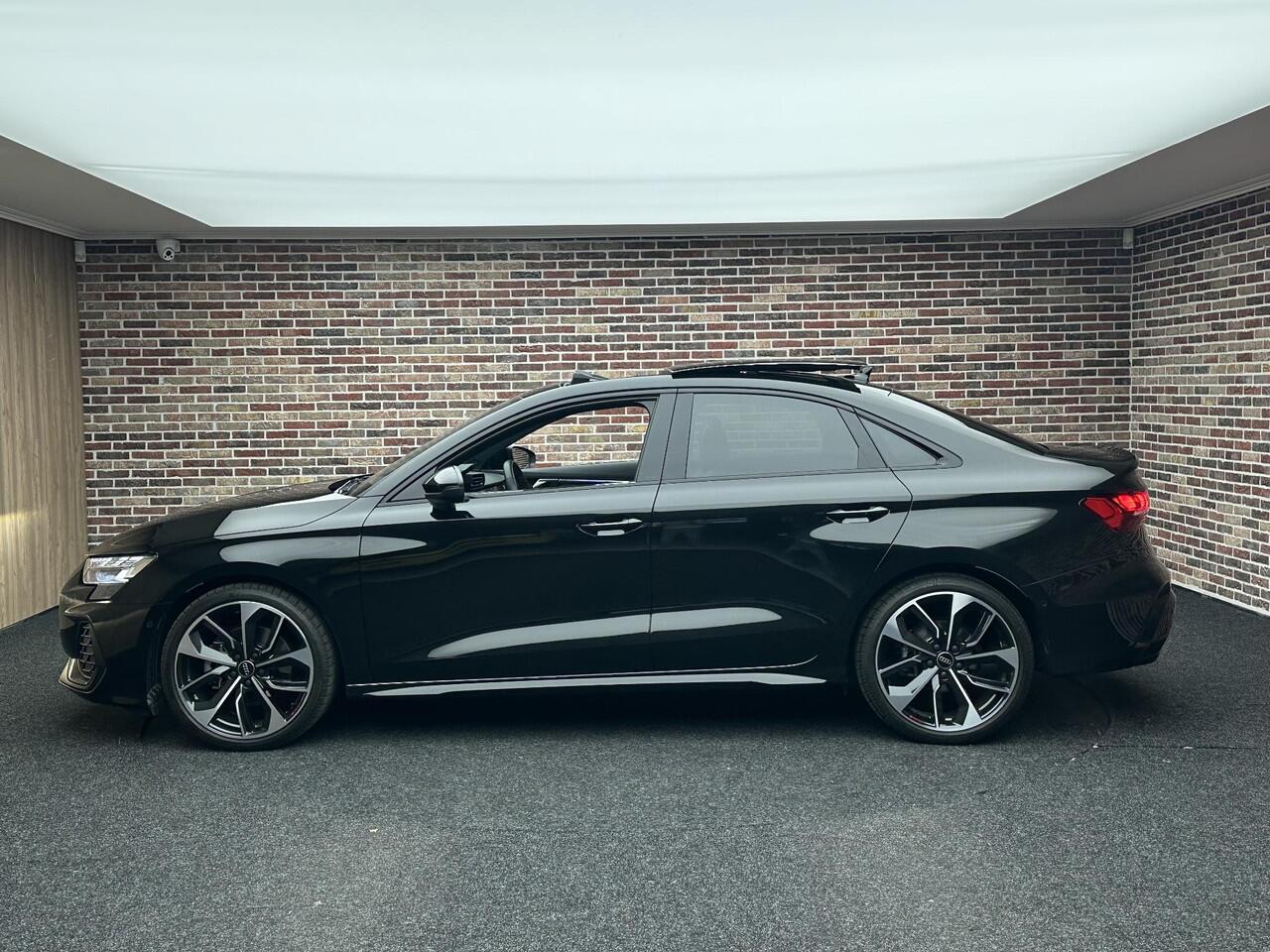 Audi A3 Limousine 35 TFSI S edition Ful Options Panorama Led RS Stoel HeadUp