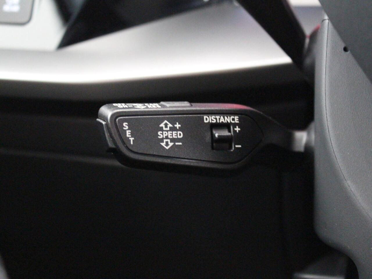 Audi A3 Limousine 35 TFSI Business edition | S Tronic | ACC | Trekhaak | Adaptive drive assist |*