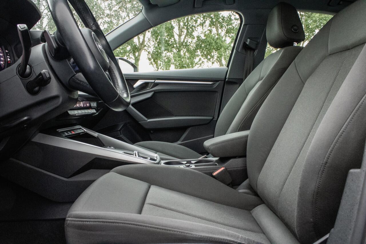 Audi A3 Limousine 30 TFSI Pro Line MMi Navigatie/ Climate control/ Cruise control/ Pdc/ Lmv/ Ambient light/ Full led/ Carplay