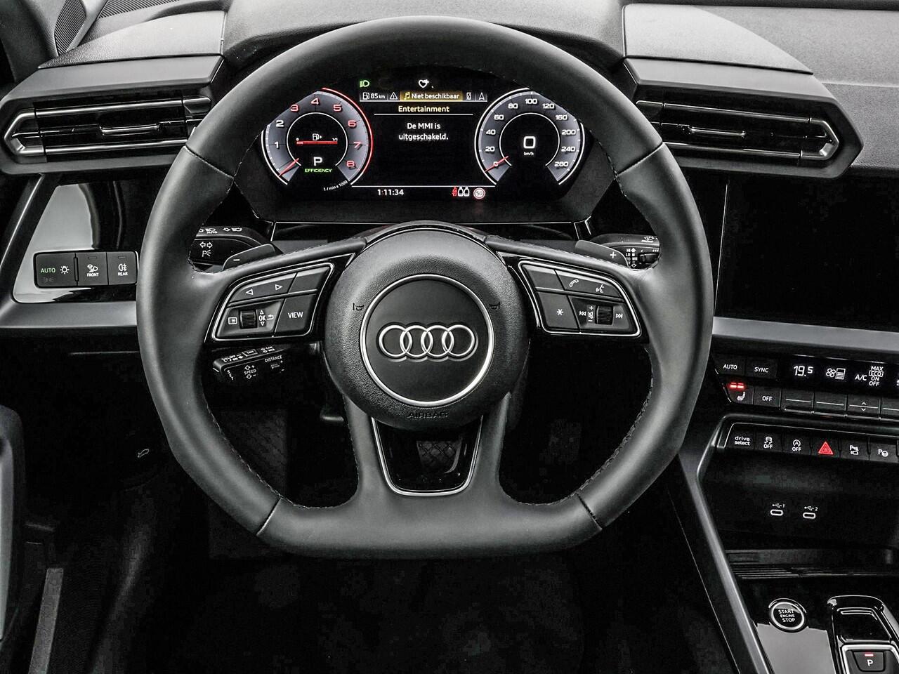 Audi A3 Limousine 30 TFSI Advanced edition 116 PK · Assis.pak Driving+Parking plus · Privacyglas · 3-spaaks sport mf+ afgevl padd