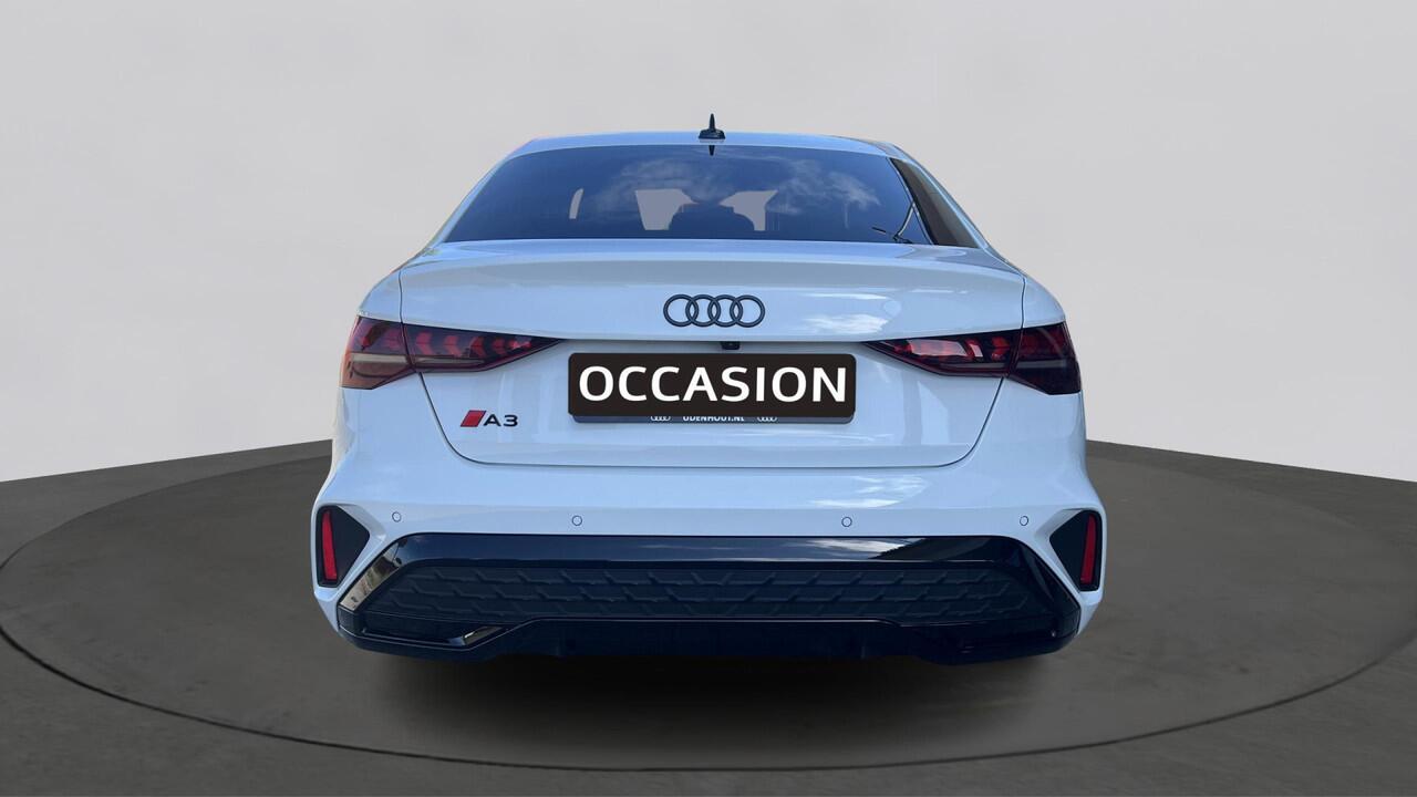 Audi A3 Limousine 30 TFSI 116PK S edition / Parking Plus / Comfort Plus / Privacy glas