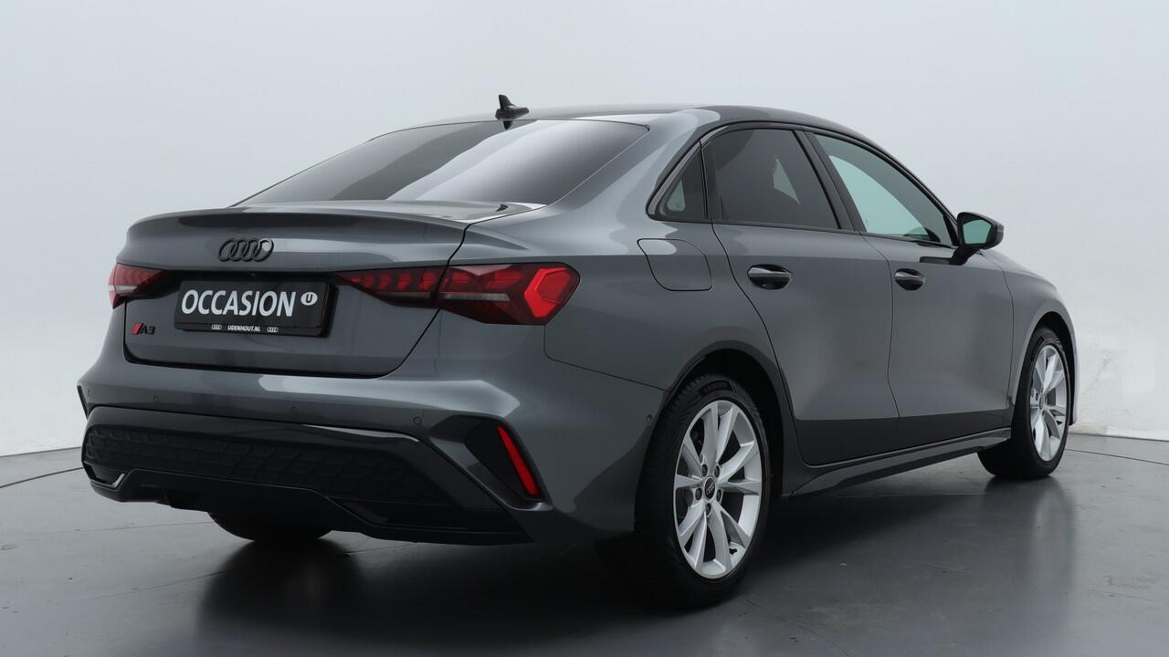 Audi A3 Limousine 30 TFSI S Edition | PDC V+A | Camera | Zwart optiek | Audi Sound | Privacy glas | |