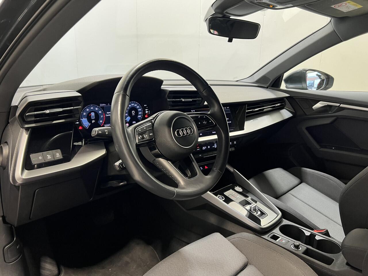 Audi A3 Limousine 30 TFSI Advanced edition | Navigatie/Android/Apple Carplay | LM Velgen 17" | PDC Achter | Cruise Control | Airco |
