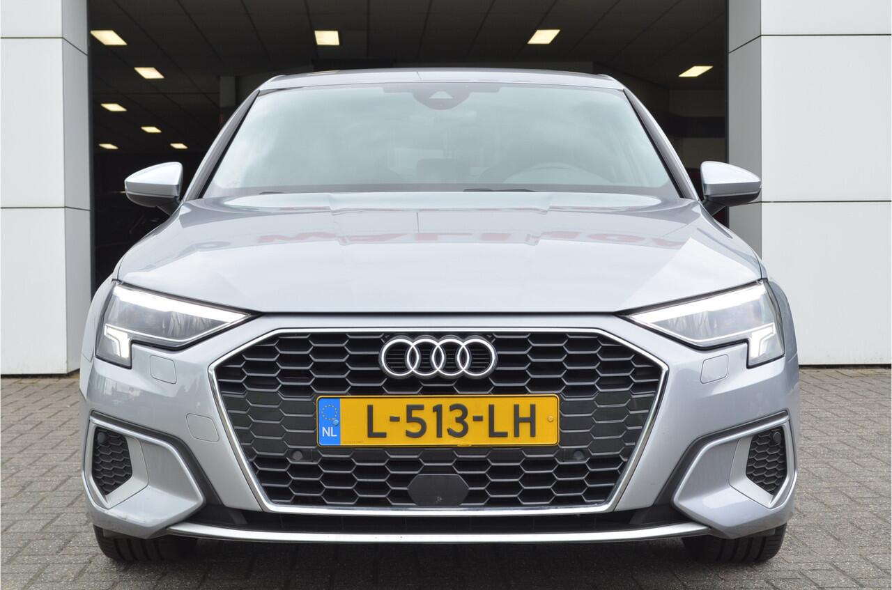 Audi A3 Limousine 35 TFSI Business edition Virtual Cockpit | Carplay | Sportstoelen | Navi | NL auto | LED koplampen