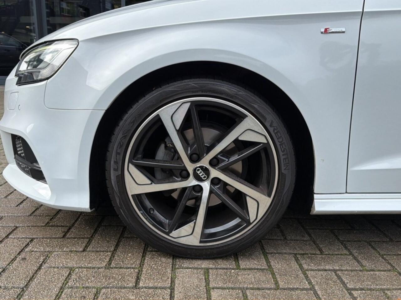 Audi A3 35 TFSI S-TRONIC S-LINE PANO-DAK/NAVI/ACC/PDC/STOELVERW