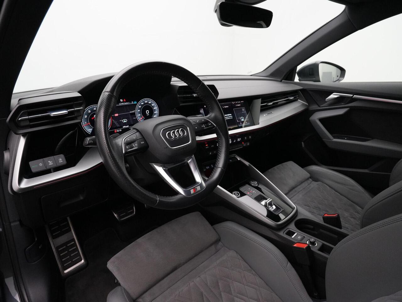 Audi A3 Limousine 35 TFSI 150 pk S-tronic S-Line | Panoramadak | Demperregeling | Head-up display | Geheugenstoel | Matrix LED | Bang & Olufsen