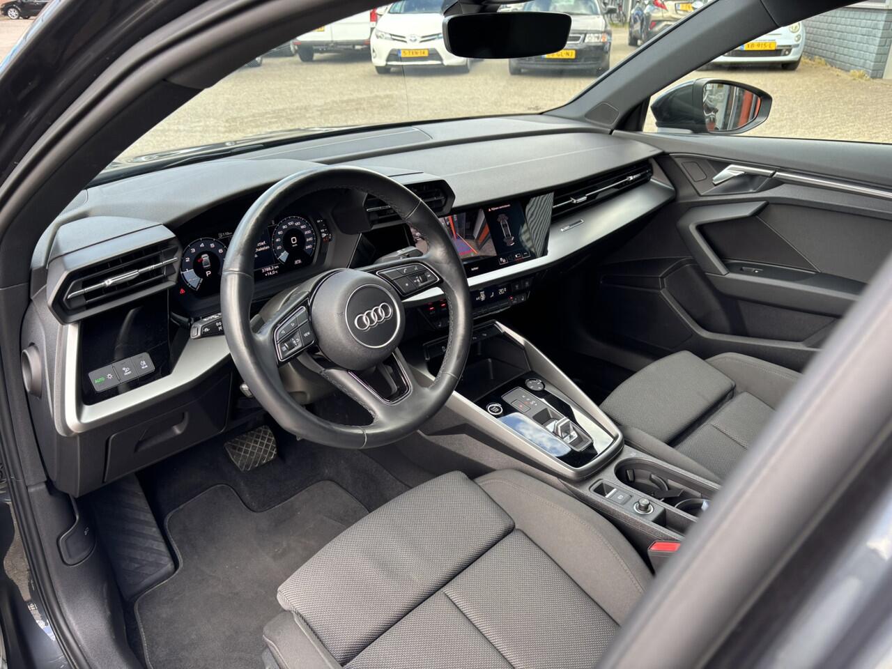 Audi A3 Limousine 35 1.5 TFSI edition one / Nieuwjaarsvoordeel, nu ¤600,- in prijs verlaagd! / Apple Carplay/ Android Auto / BTW / Digital Cockpit / Keyless / Camera / Stoelverwarming /