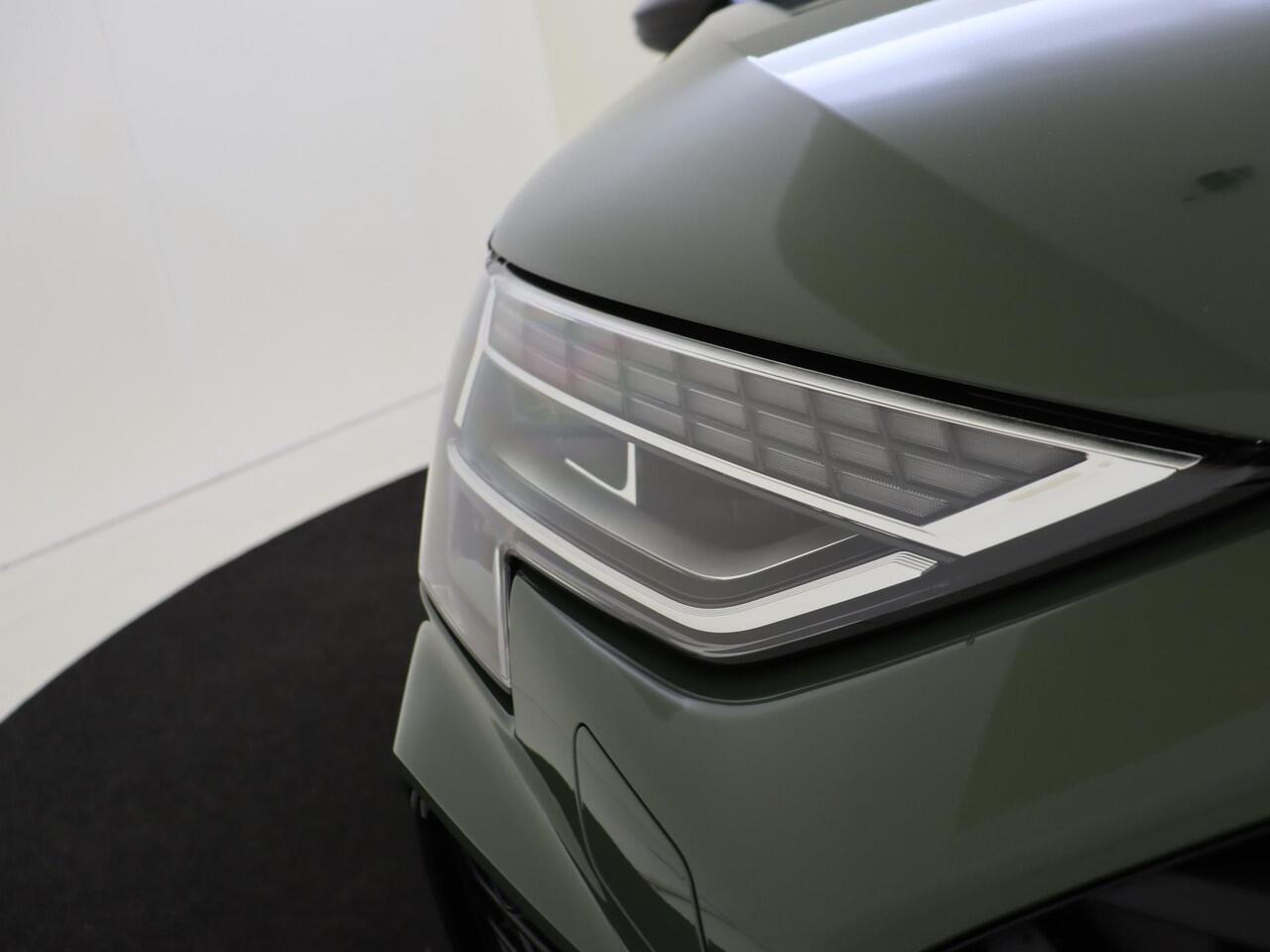 Audi A3 Limousine 35 TFSI S-tronic S edition | Panoramadak | Carbon pakket | Verwarmbare voorstoelen | Optiekpakket zwart PLUS | 19 inch LM velgen