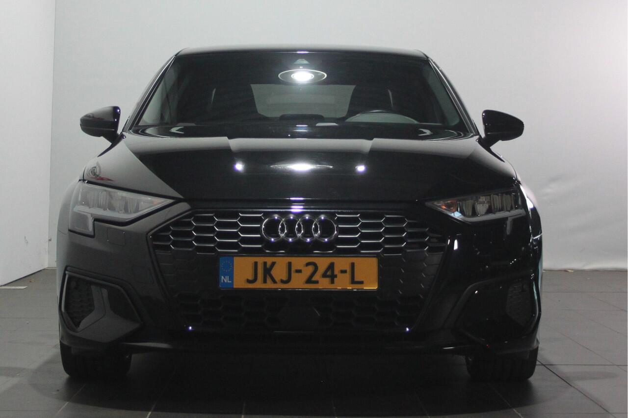 Audi A3 Limousine 35 TFSI - Automaat - Carplay / Lane assist / Stoelverw.