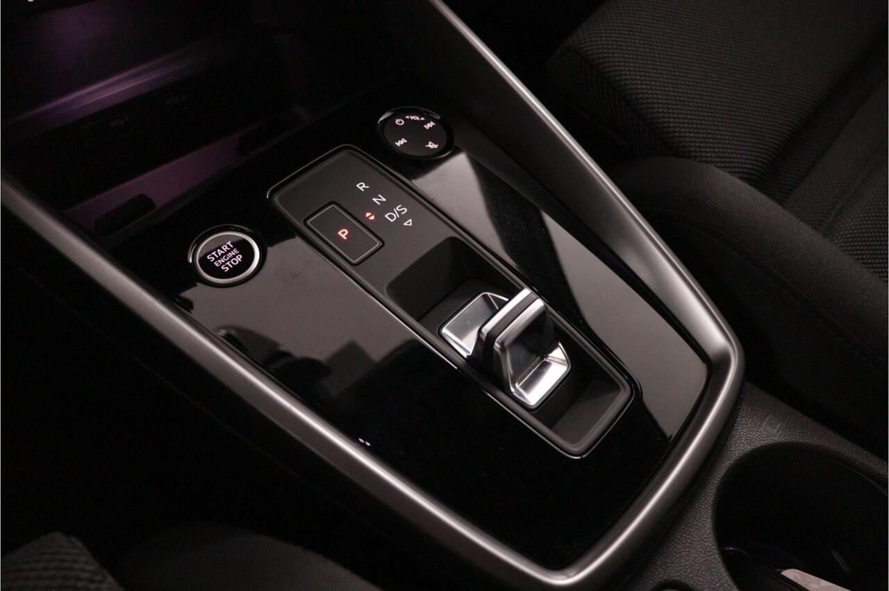 Audi A3 Limousine 35 TFSI Black Edition Sport, Orig. NL 1e Eig. | DAB | Virtual | PDC | Adap.Cruise | LED+ - RIJKLAAR