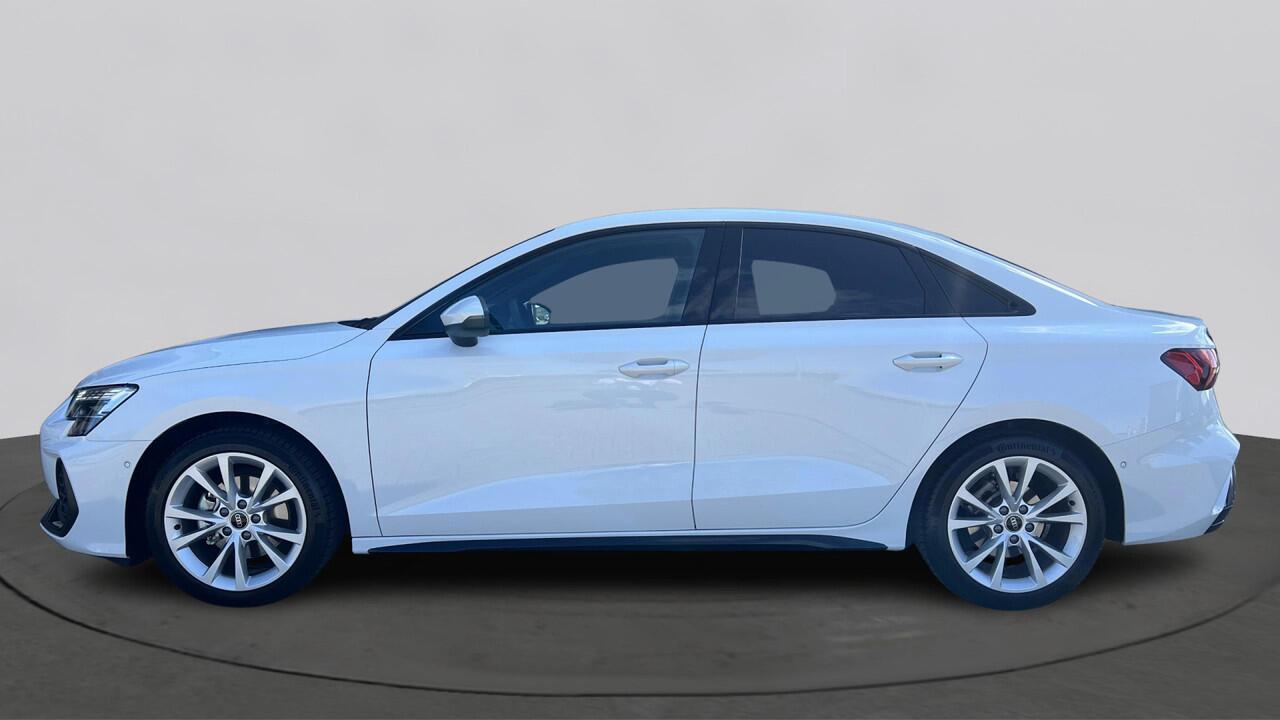 Audi A3 Limousine 30 TFSI 116PK S edition / Parking Plus / Comfort Plus / Privacy glas