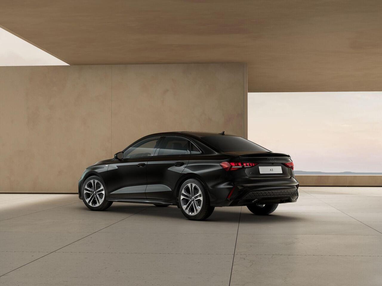 Audi A3 Limousine S edition 35 TFSI 110 kW / 150 pk Limousine 7 vers Audi A3 Limousine 35 TFSI S edition · Panoramadak · Matrix Led · Comfortpakket Pro · Sonos Audio