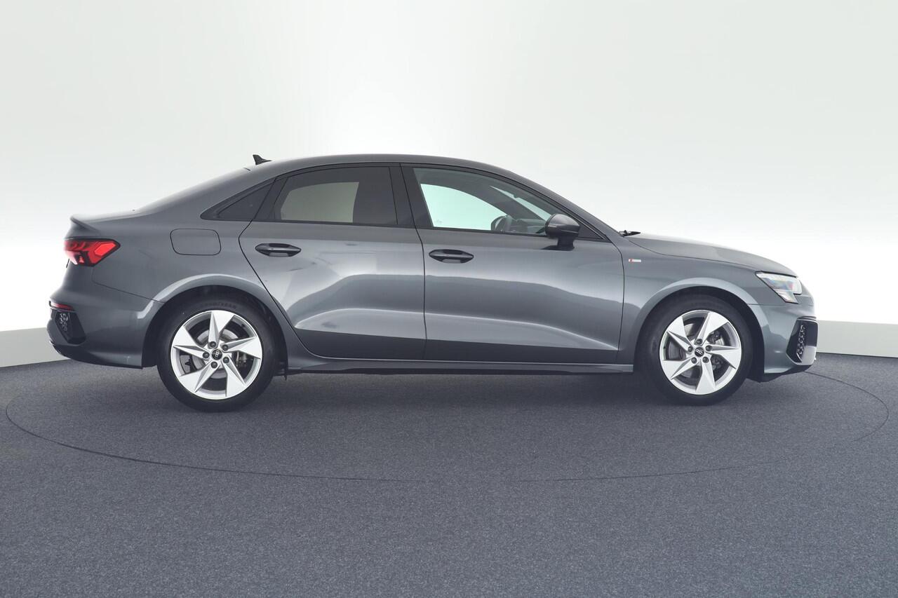 Audi A3 Limousine 35 TFSI 150pk S-Tronic 2x S-Line Stoelverwarming Privacyglass Virtual Cockpit Navigatie