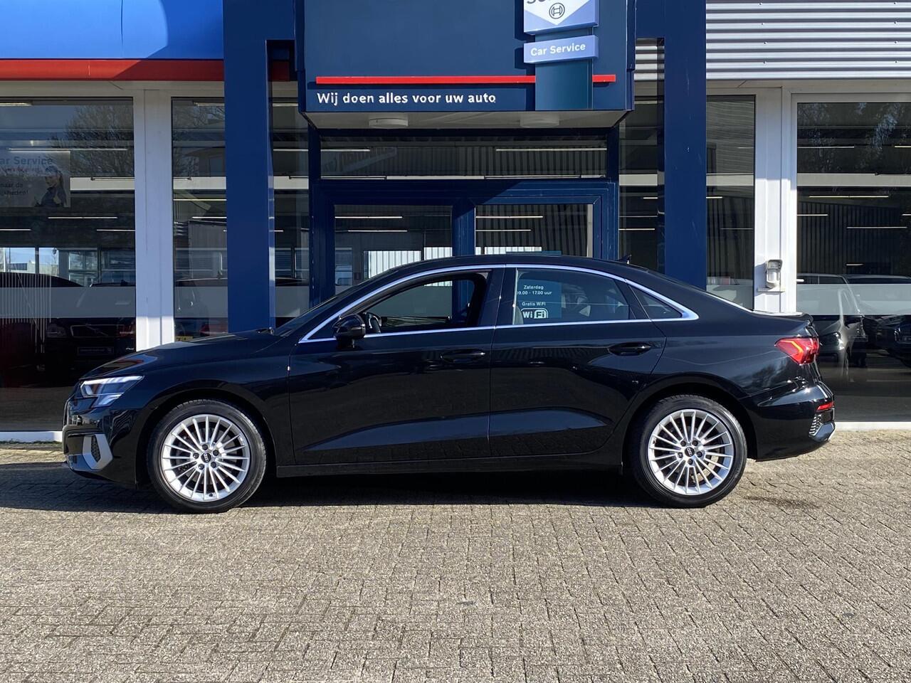 Audi A3 Limousine 30 TFSI Business edition / Nieuw Model / Automaat / NL-Auto / Digitaal Dashoard / LED / DAB / Apple-Carplay&Android-Auto / Adaptieve Cruise-Control / Climate-Control / Draadloze-Telefoonlader / Radio-Bluetooth / Navi / Flippers / ELKTR-Pakket / 