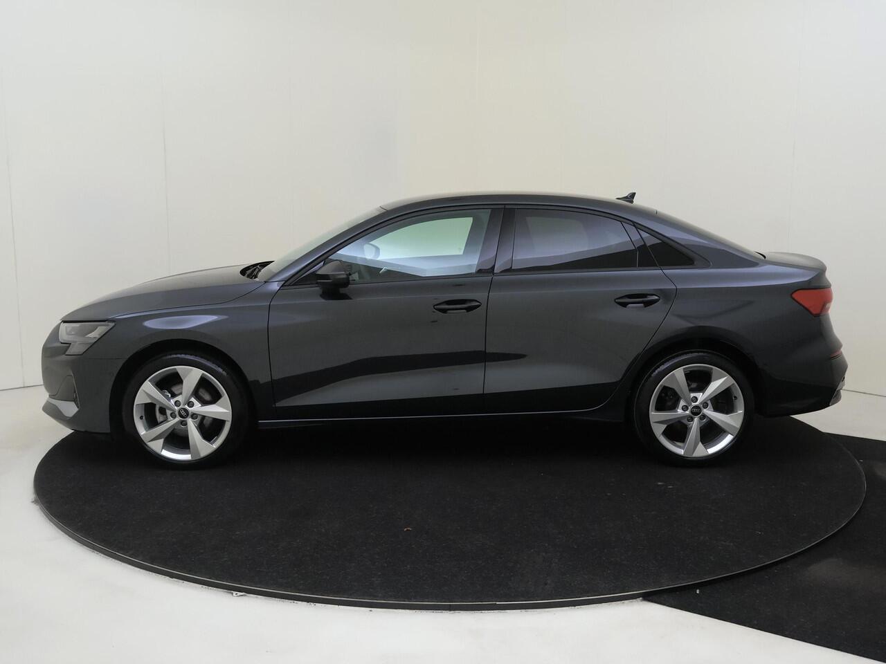 Audi A3 Limousine 30 TFSI Advanced edition | Parkeerasisstent | Keyless | Achteruitrijcamera | Stoelverwarming | Adaptieve cruise control | Virtual cockpit Plus | Navigatie Plus |