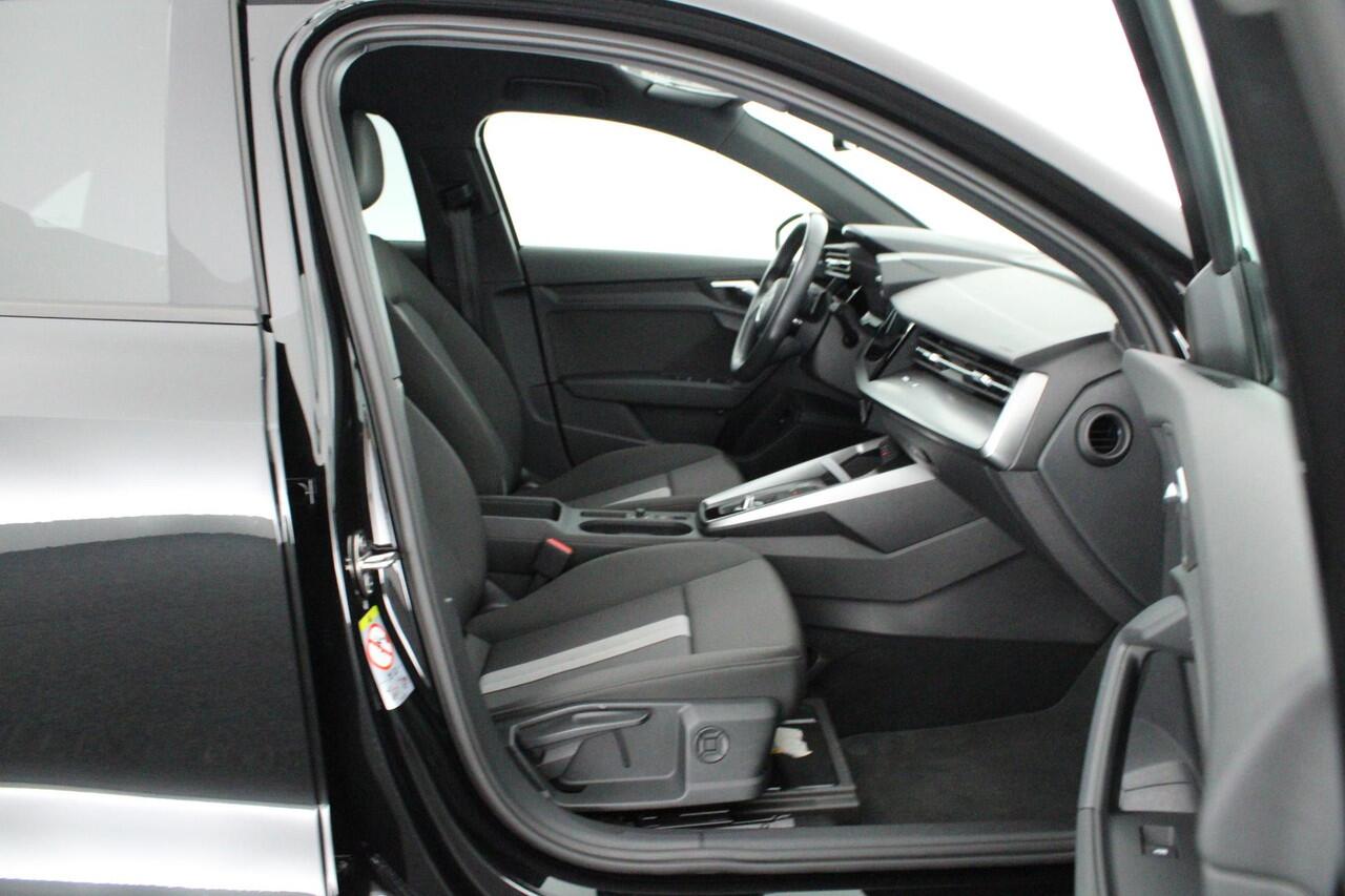 Audi A3 Limousine 35 TFSI 150pk S-Tronic Pro Line Trekhaak ACC Keyless Virtual Cockpit Navigatie