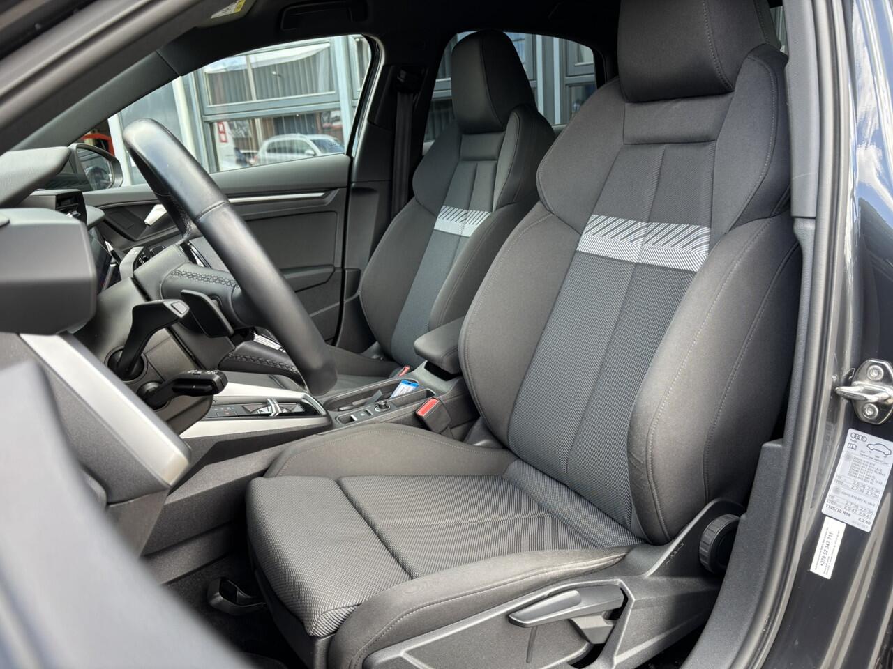 Audi A3 Limousine 35 1.5 TFSI edition one / Nieuwjaarsvoordeel, nu ¤850.- in prijs verlaagd! / Apple Carplay/ Android Auto / BTW / Digital Cockpit / Keyless / Camera / Stoelverwarming /