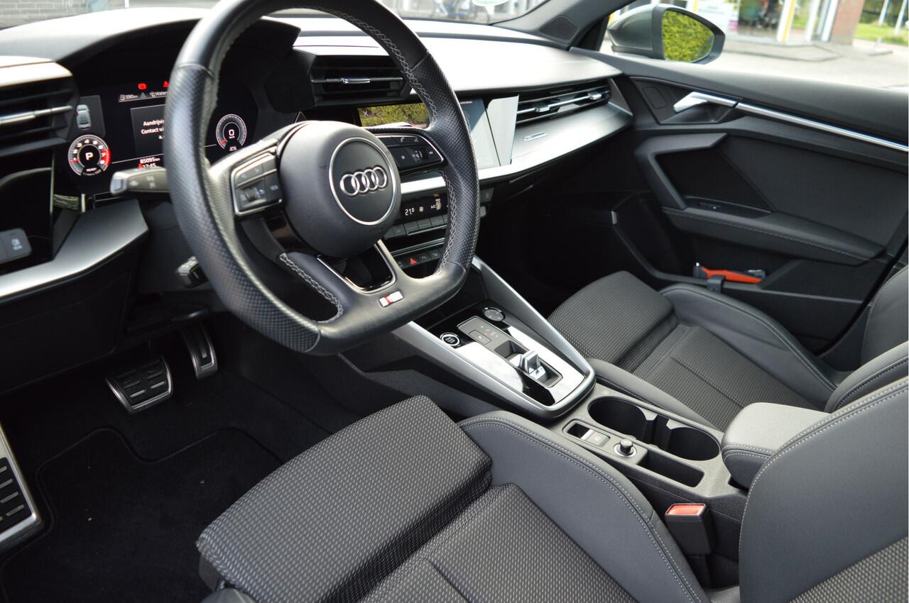 Audi A3 Limousine 30 TFSI Mhev S ed. NL-Auto / Standkachel / Matrix verl. / 2 X S-line / B&O / 18"