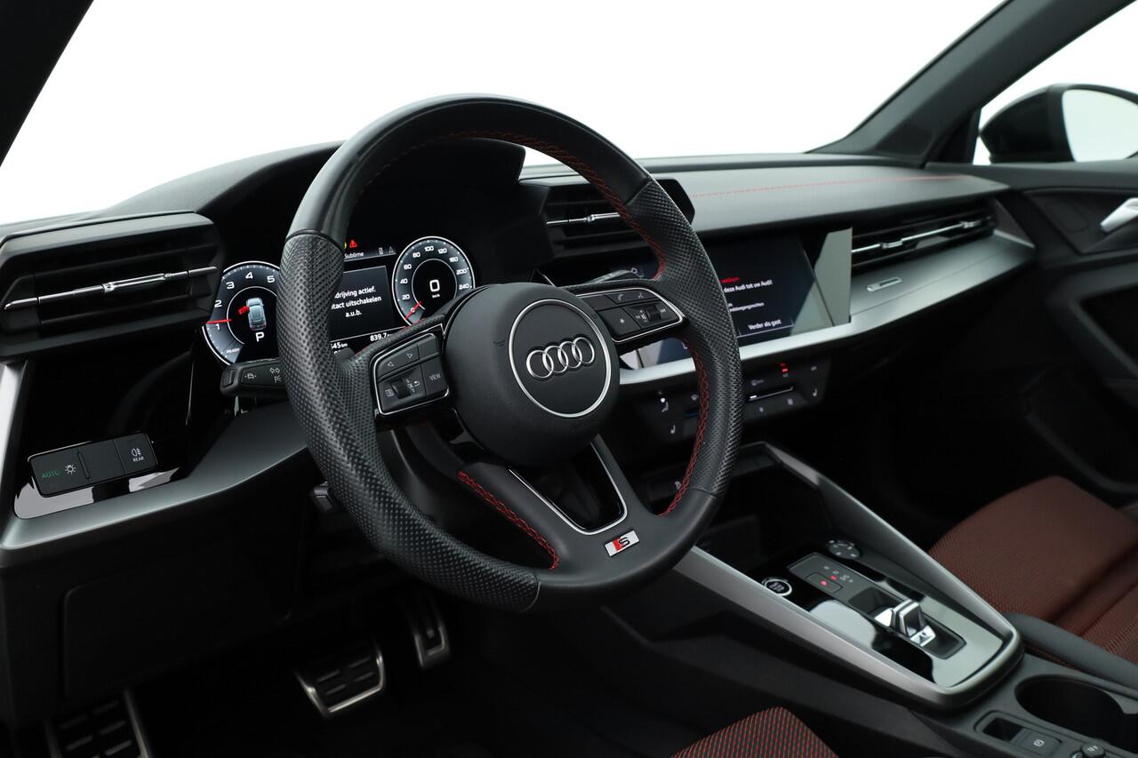Audi A3 SPORTBACK 35 TFSI | Pano | Afn. Trekhaak | Sportstoelen | Apple CarPlay | Stoelverw. | Camera | 17"
