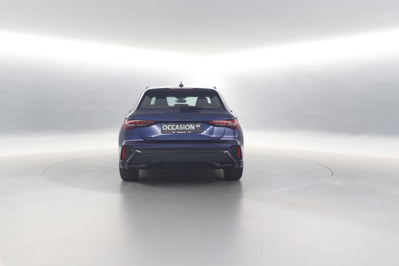 Audi A3 SPORTBACK 30 TFSI 115pk S-Line Edition S-Tronic / Navigatie / Adaptive Cruise Control / Parkeersensoren