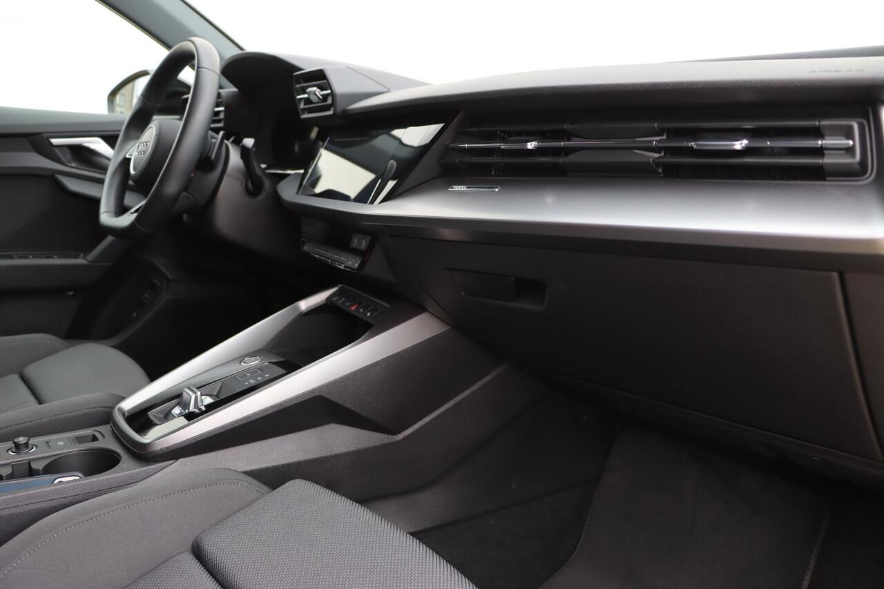 Audi A3 SPORTBACK 40 TFSI e S Edition 204pk S-Tronic l Zwart Optiek Plus