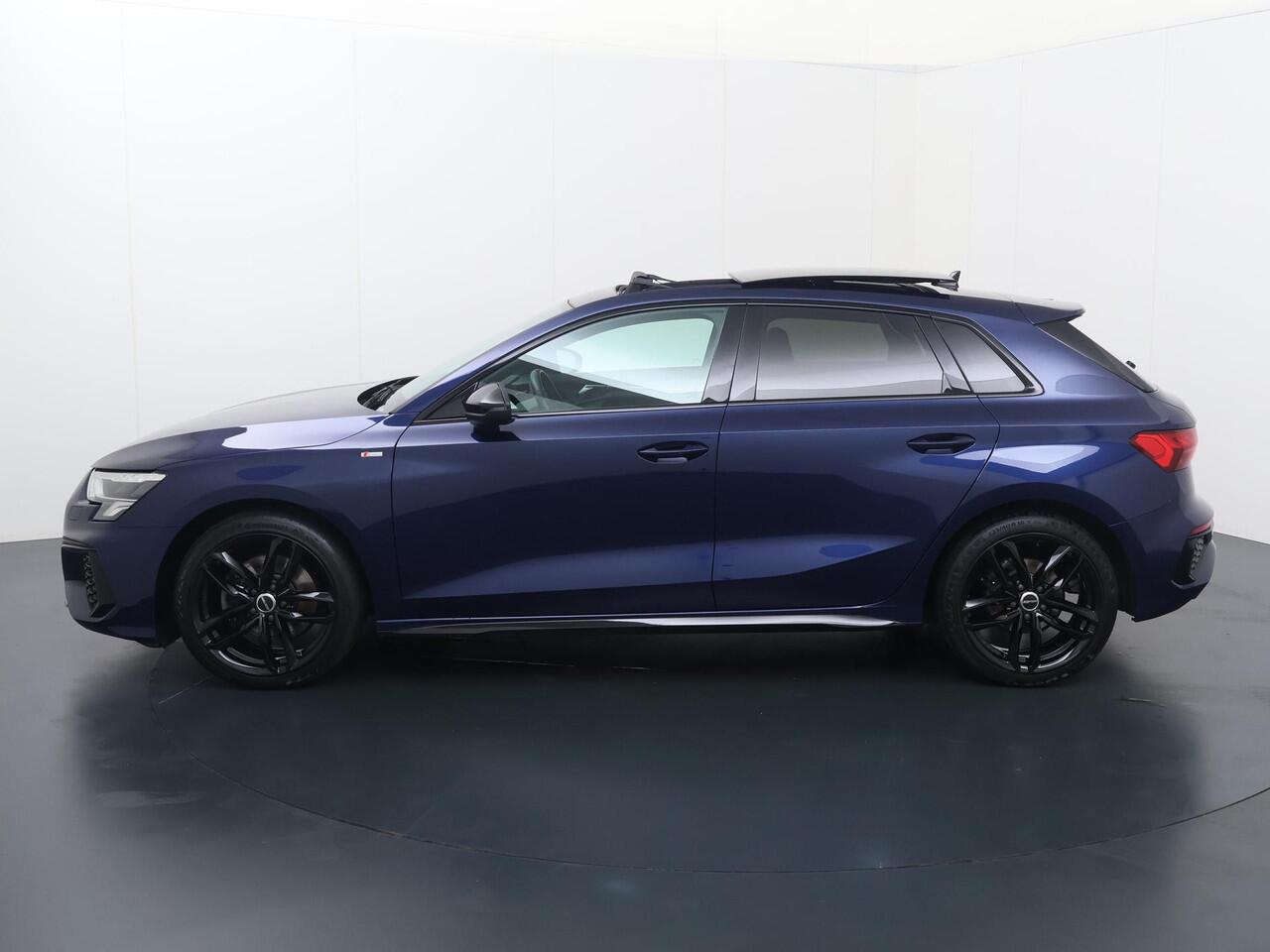 Audi A3 SPORTBACK 30 TFSI S edition | 110 PK | Automaat | Panoramadak | Adaptive cruise control | S line |