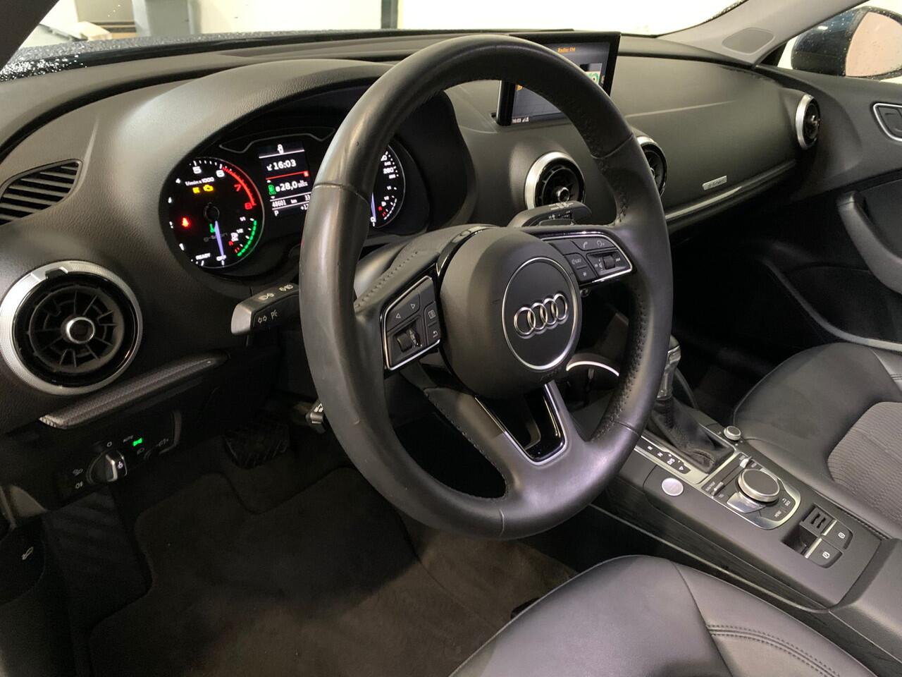 Audi A3 SPORTBACK 30 TFSI Advance Sport G-tron Carplay!